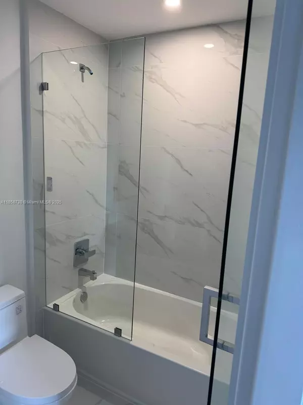 Miami, FL 33137,700 NE 24th St #1105