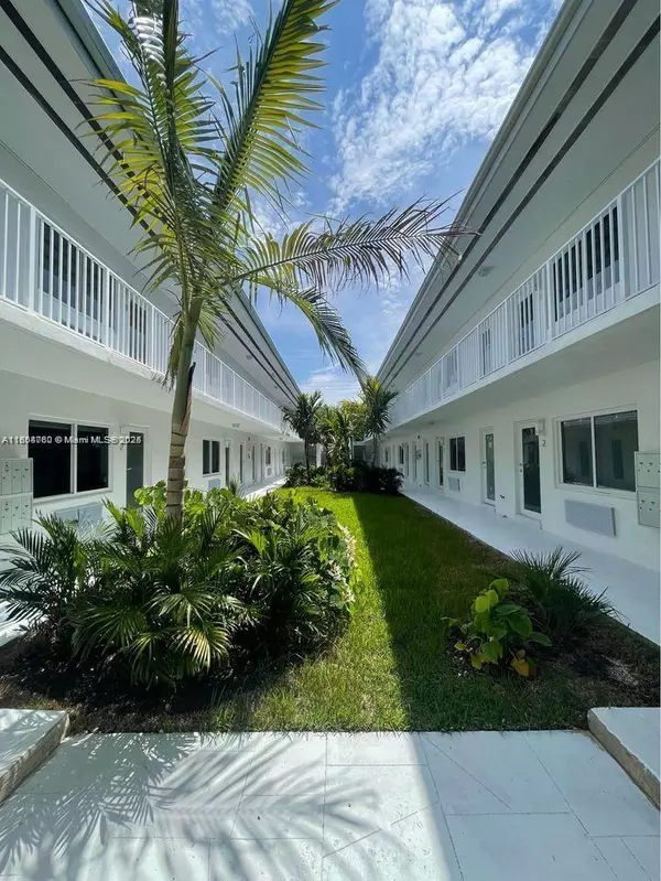 1535 Michigan Ave #12, Miami Beach, FL 33139