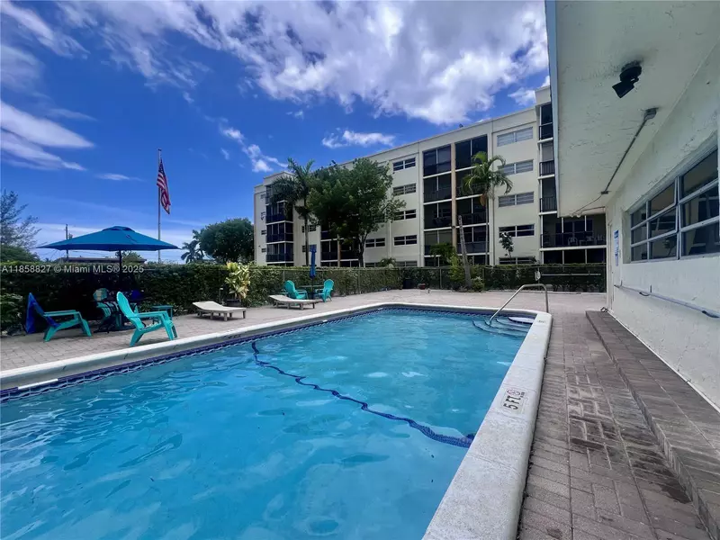 220 SW 9th Ave #209, Hallandale Beach, FL 33009