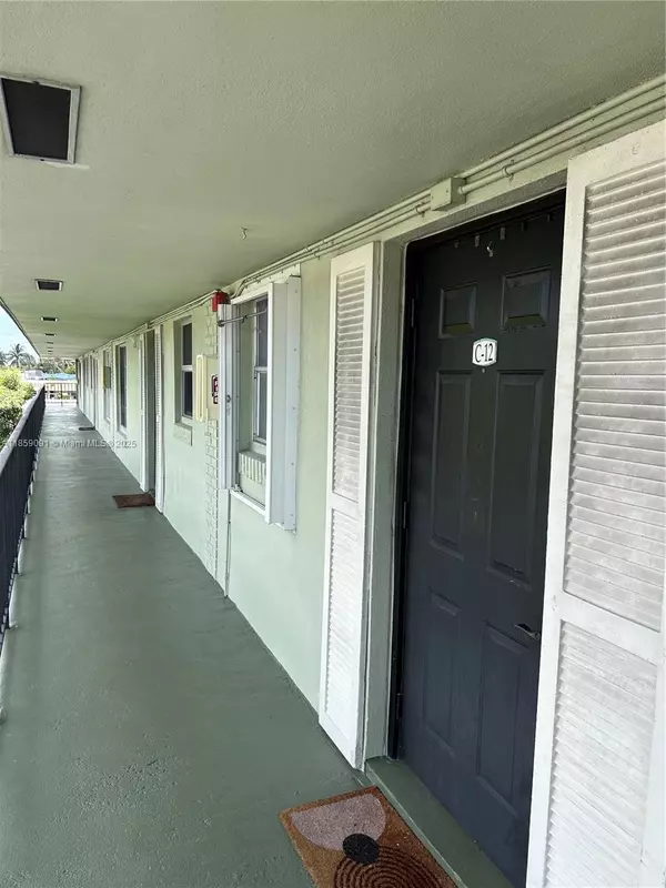 801 W Oakland Park Blvd #C12, Oakland Park, FL 33311
