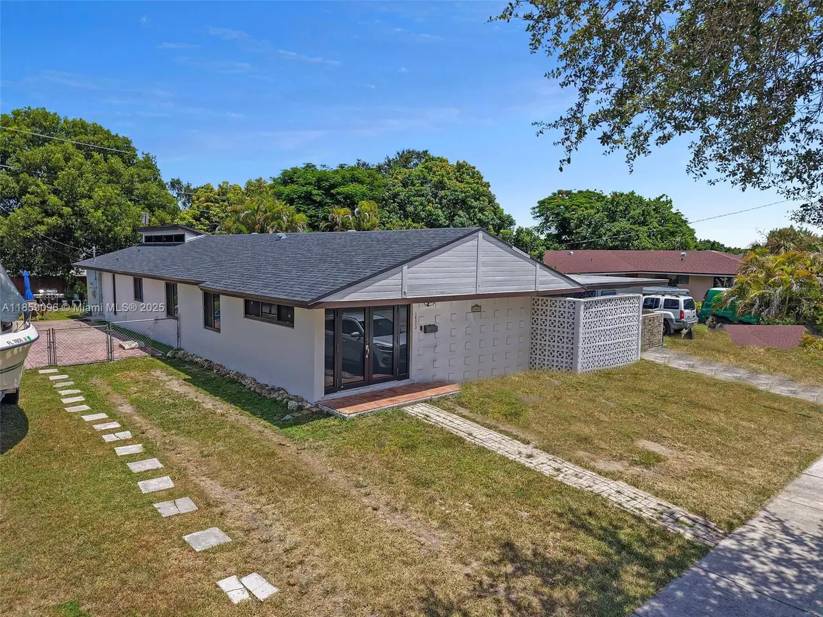 Miami, FL 33157,16313 SW 99th Pl