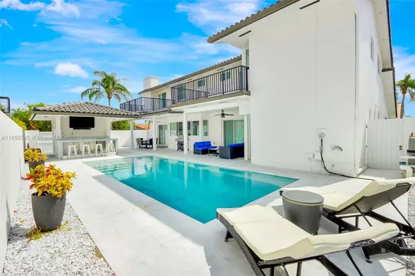 13420 SW 2nd St, Miami, FL 33184
