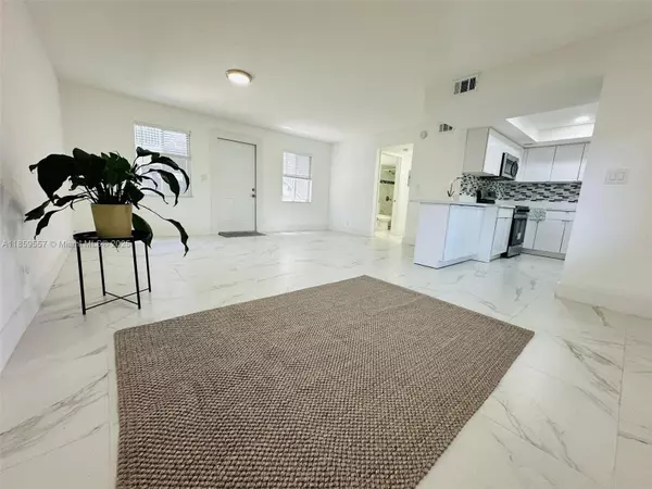 414 SE 14th St #4, Fort Lauderdale, FL 33316