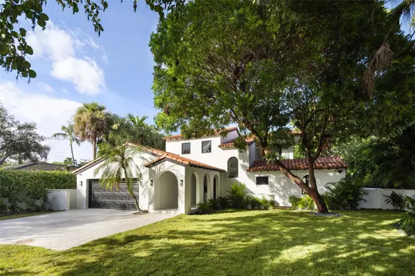 6811 Riviera Dr, Coral Gables, FL 33146