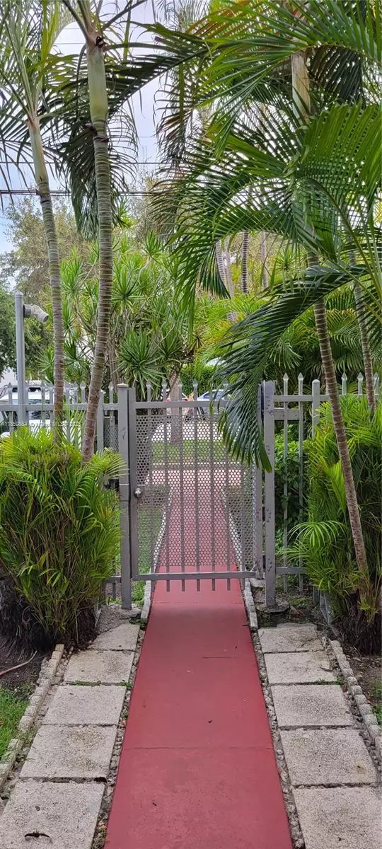 Miami Beach, FL 33141,1265 Marseille Dr #31