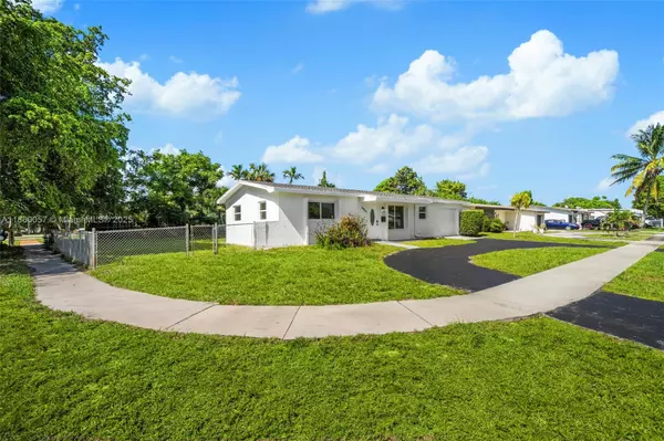 5991 NW 14th Pl, Sunrise, FL 33313