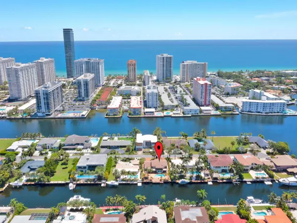 624 Palm Dr, Hallandale Beach, FL 33009
