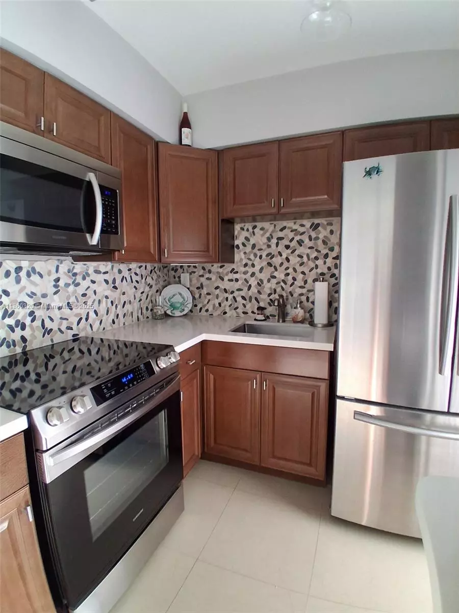 Margate, FL 33063,6560 Winfield Blvd #204