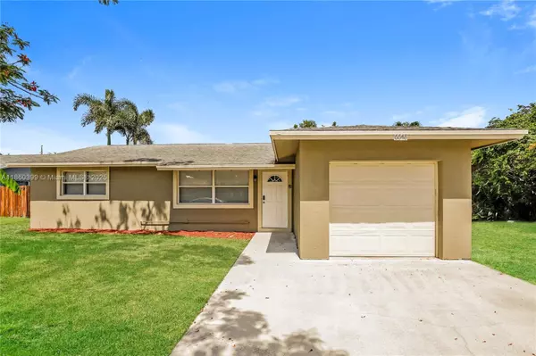 6648 Osborne Dr, Lake Worth, FL 33462