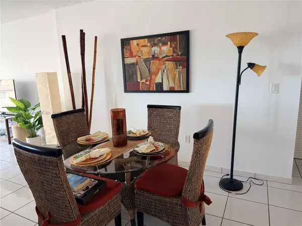 Hallandale Beach, FL 33009,1950 S Ocean Dr #4B