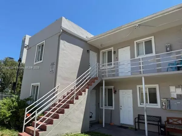 Miami, FL 33136,172 NW 12th St #2