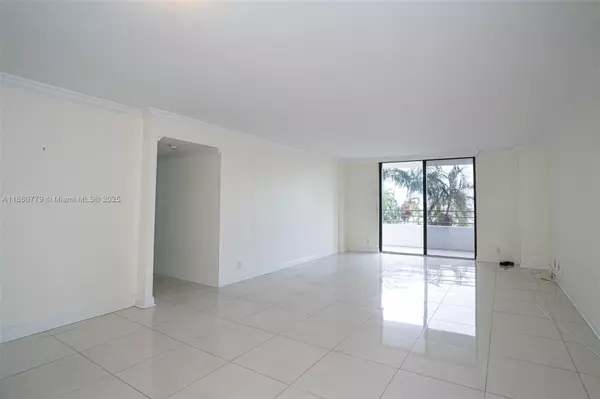 2500 Parkview Dr #616, Hallandale Beach, FL 33009