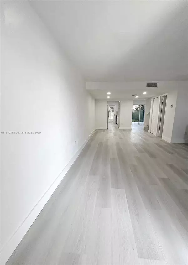 Hialeah, FL 33014,969 W 79th St