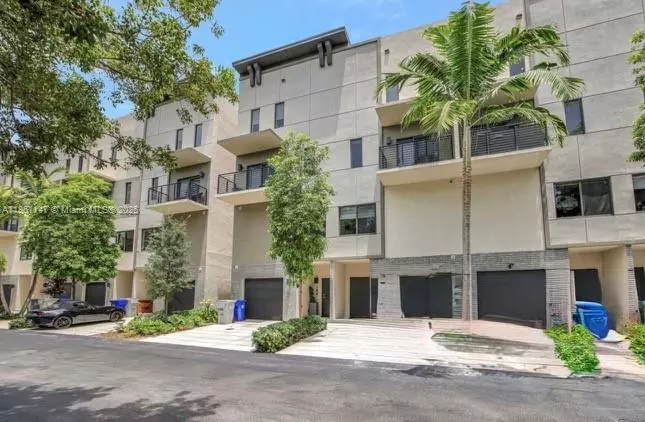 Pompano Beach, FL 33060,164 SE 4th Ter
