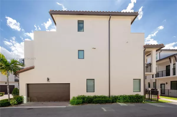 Doral, FL 33166,4542 NW 83rd Psge