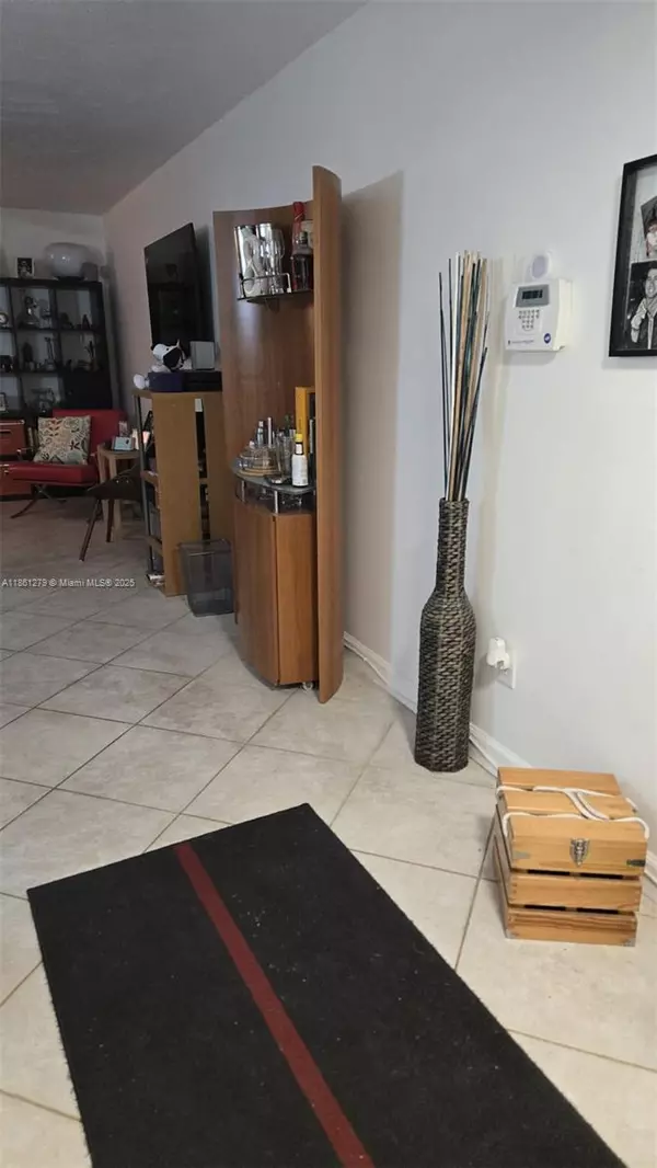 Aventura, FL 33180,3558 Magellan Cir #132