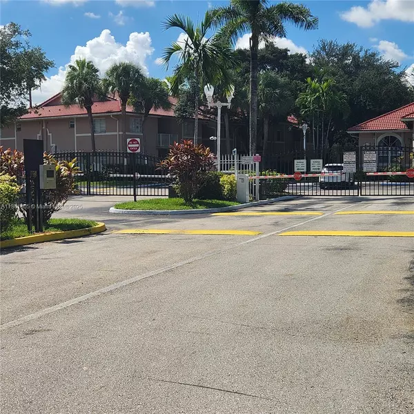 Davie, FL 33024,3251 Sabal Palm Mnr #208