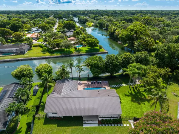 10945 SW 75th Ct, Pinecrest, FL 33156