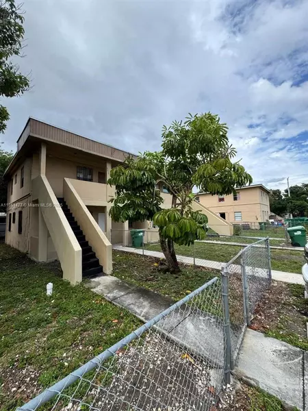 3221 NW 48th St #3221, Miami, FL 33142