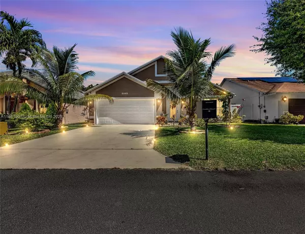 5045 N Foxhall Dr N, West Palm Beach, FL 33417