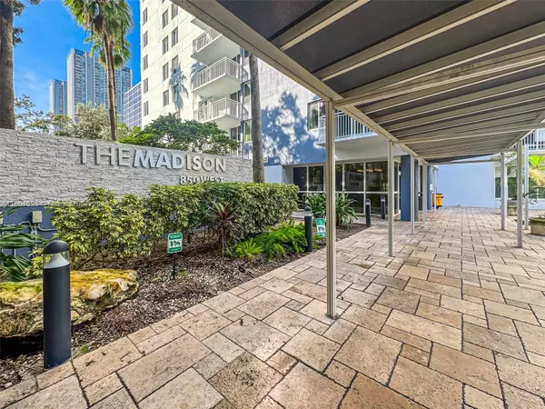 850 N Miami Ave #W-906, Miami, FL 33136