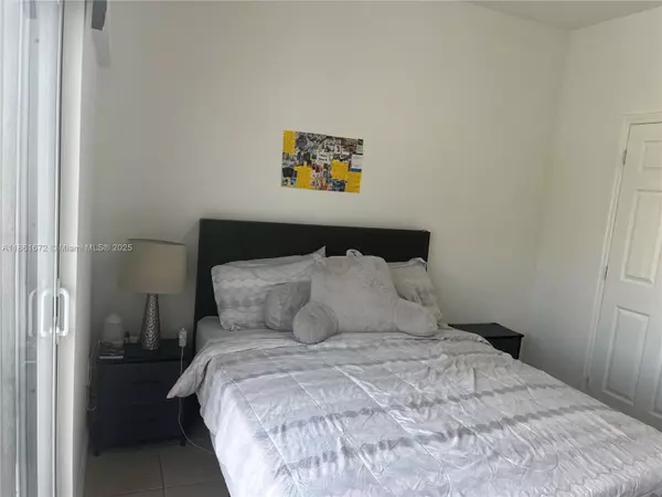 1020 SW 4th st #106, Miami, FL 33129