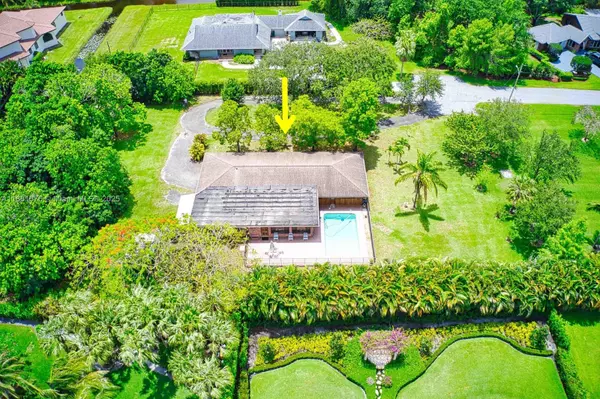 12101 NW 6th St, Plantation, FL 33325