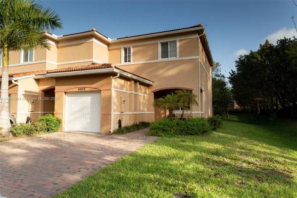 4956 SW 30th Ter, Dania Beach, FL 33312