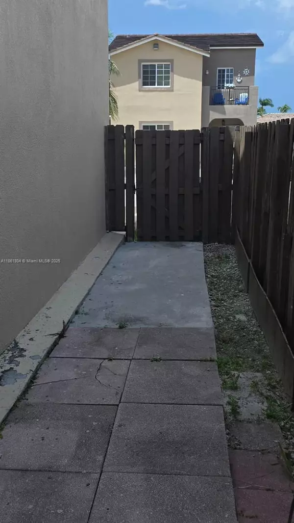 Hialeah, FL 33015,7640 NW 182nd Ter #108