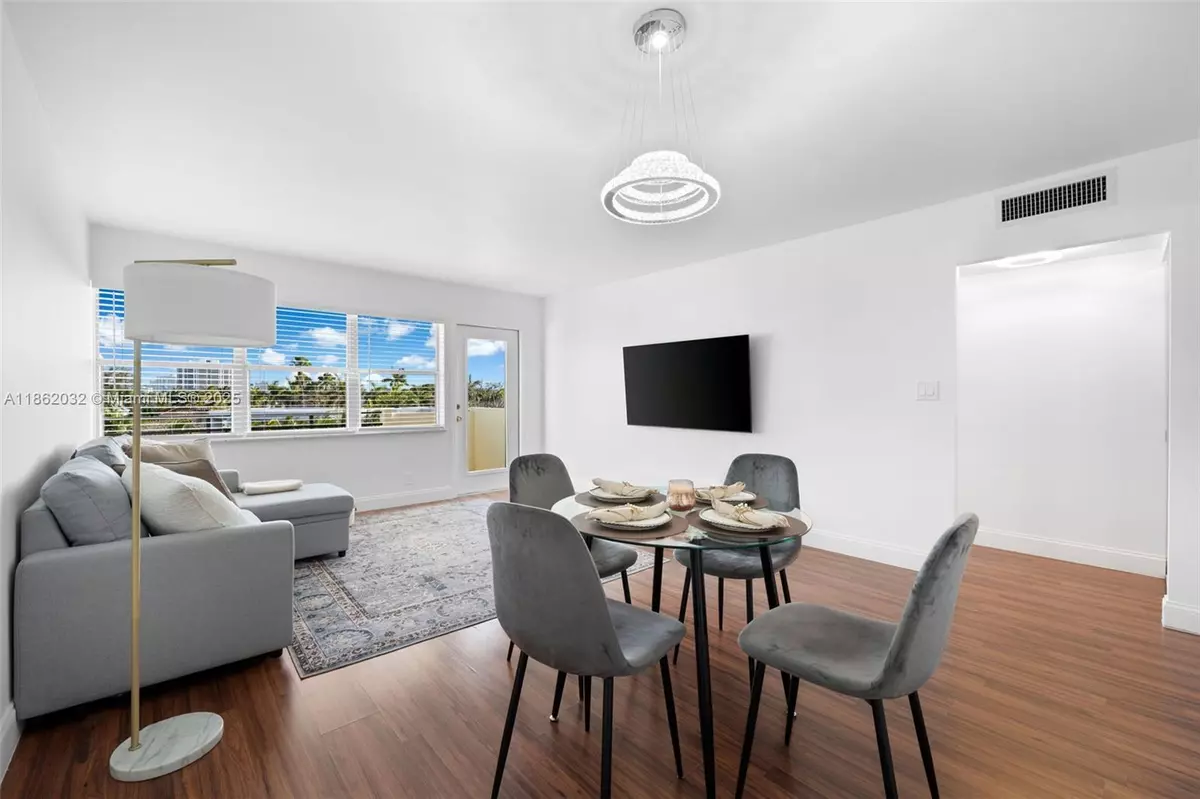 Hallandale Beach, FL 3010,401 Golden Isles Dr #406