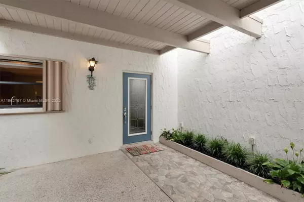 Miami, FL 33173,6101 SW 90th Ct #2A