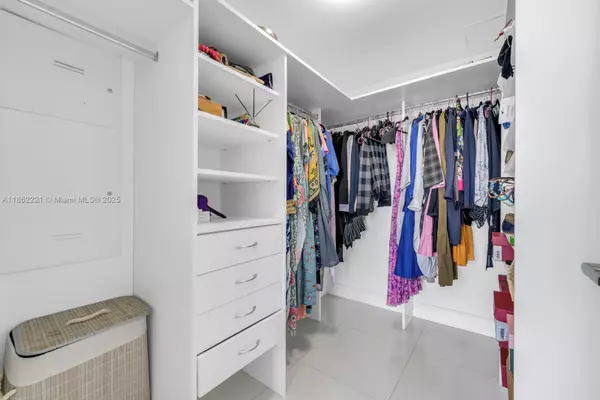 Miami, FL 33131,465 Brickell Ave #5002