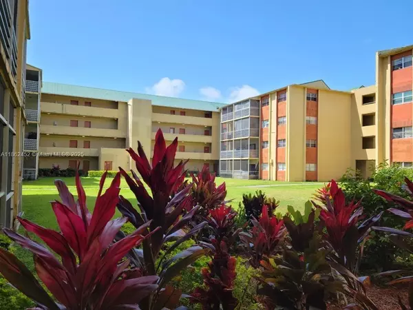 3610 NW 21st St #205, Lauderdale Lakes, FL 33311