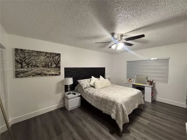 Miami, FL 33183,6255 Kendale Lakes Cir #128