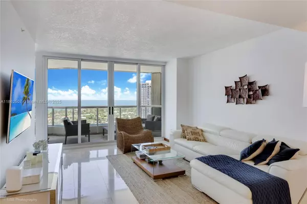 Aventura, FL 33180,21055 Yacht Club Dr #2401