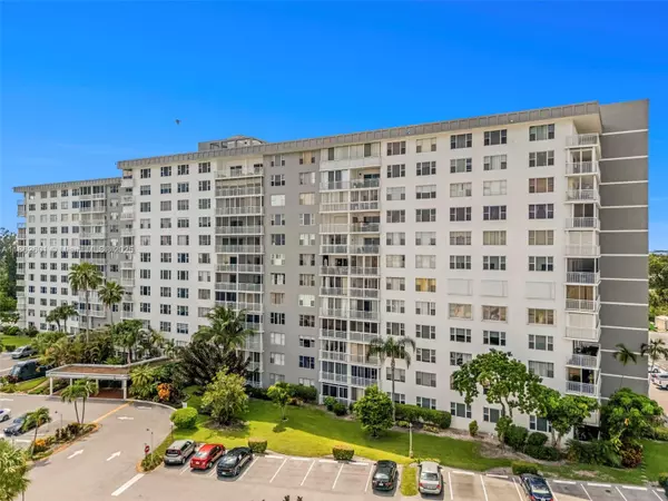 3800 Hillcrest Dr #412, Hollywood, FL 33021