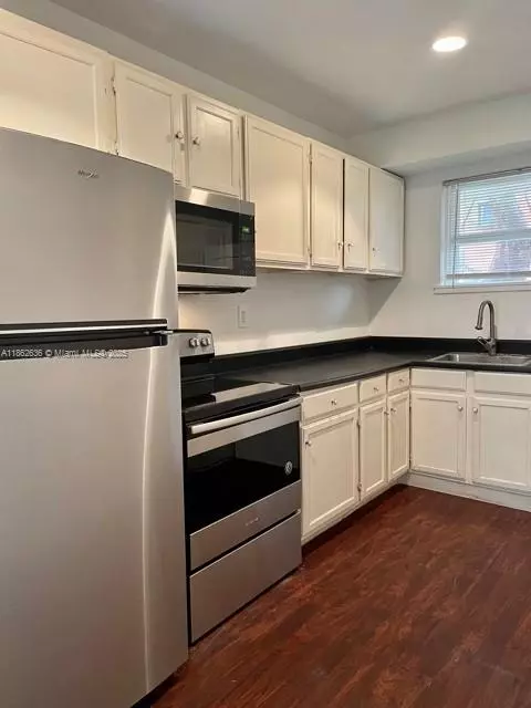 Bay Harbor Islands, FL 33154,9350 E Bay Harbor Dr #2