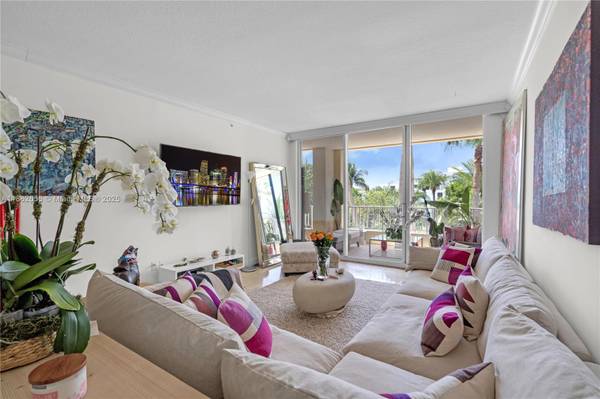 701 Crandon Blvd #302, Key Biscayne, FL 33149