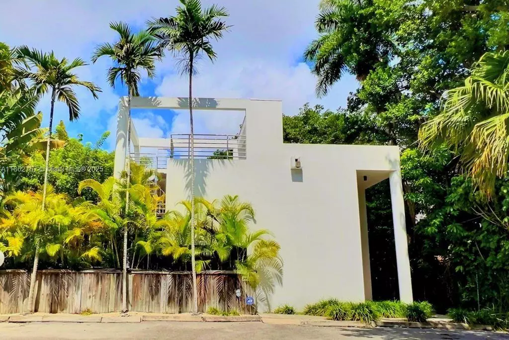 Miami, FL 33133,2918 Whitehead St #2