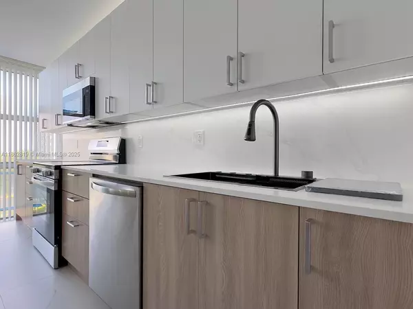 Aventura, FL 33160,18181 NE 31st Ct #505