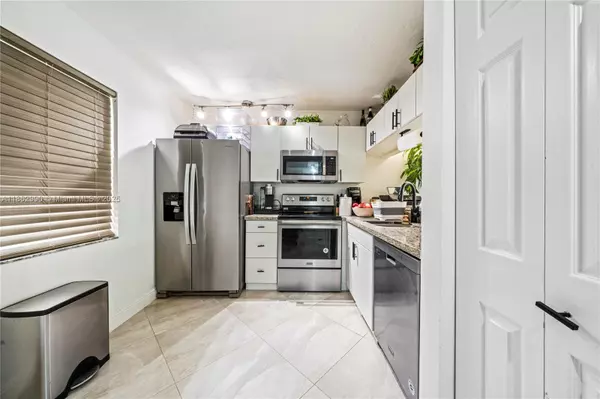 Plantation, FL 33324,10401 W Broward Blvd #209