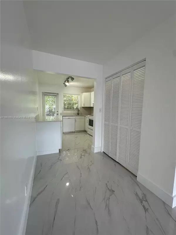 Fort Lauderdale, FL 33315,1831 SW 24th St #0