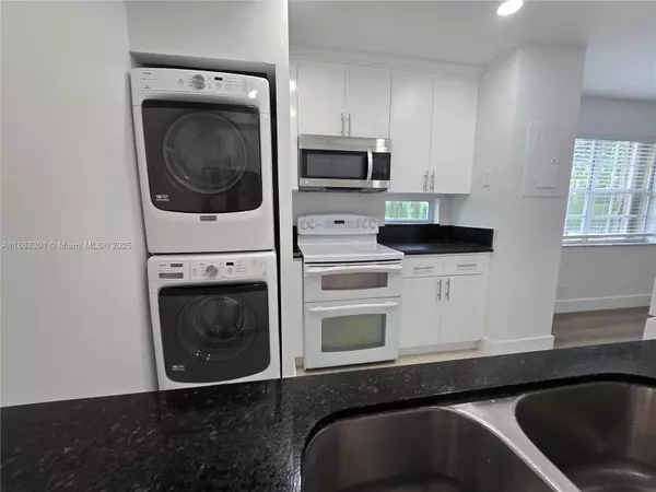 Pembroke Pines, FL 33025,8886 SW 3rd St #202