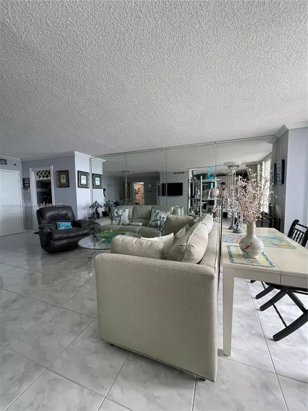 Hallandale Beach, FL 33009,3180 S Ocean Dr #204