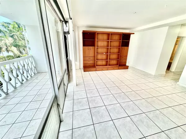 Miami, FL 33131,1430 Brickell Bay Dr #301