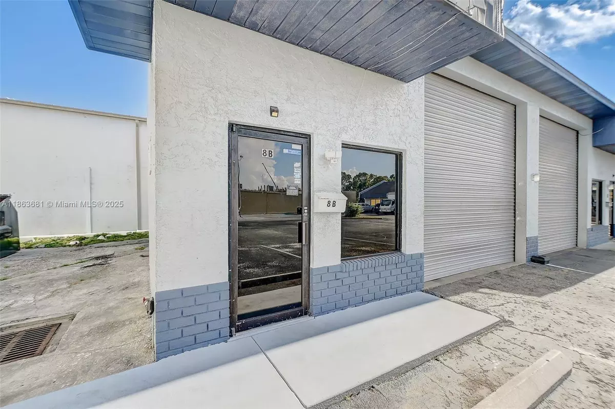 Fort Myers, FL 33901,3775 FOWLER ST #8B