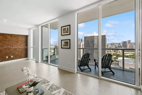 Miami, FL 33132,244 Biscayne Blvd #4704
