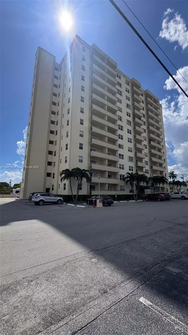 900 NE 18th Ave #404, Fort Lauderdale, FL 33304