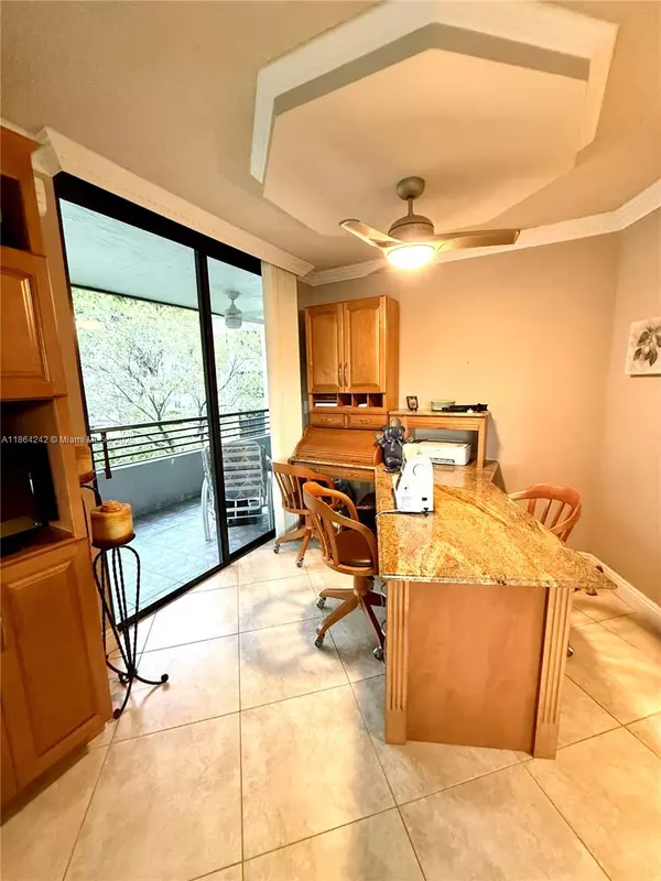 Hollywood, FL 33020,1460 Sheridan St #11D