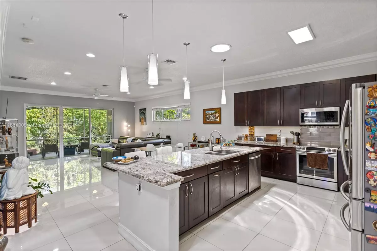 Dania Beach, FL 33004,228 SW 4th St